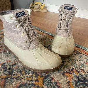 Women sperry boots